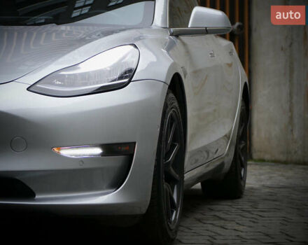 Серый Тесла Модель 3, объемом двигателя 0 л и пробегом 119 тыс. км за 18300 $, фото 14 на Automoto.ua