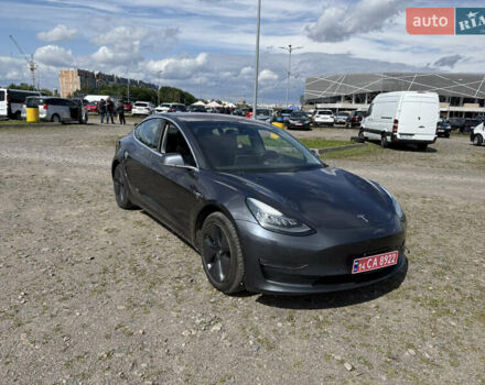 Сірий Тесла Модель 3, об'ємом двигуна 0 л та пробігом 91 тис. км за 17500 $, фото 1 на Automoto.ua