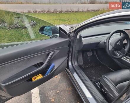 Серый Тесла Модель 3, объемом двигателя 0 л и пробегом 163 тыс. км за 17500 $, фото 4 на Automoto.ua