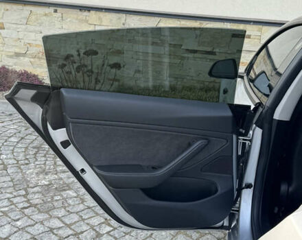 Серый Тесла Модель 3, объемом двигателя 0 л и пробегом 84 тыс. км за 17400 $, фото 31 на Automoto.ua