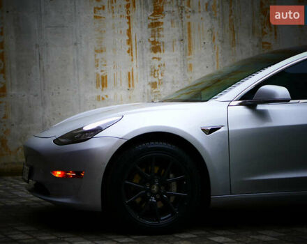 Серый Тесла Модель 3, объемом двигателя 0 л и пробегом 119 тыс. км за 18300 $, фото 12 на Automoto.ua