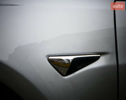 Серый Тесла Модель 3, объемом двигателя 0 л и пробегом 119 тыс. км за 18300 $, фото 17 на Automoto.ua