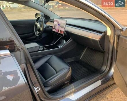 Серый Тесла Модель 3, объемом двигателя 0 л и пробегом 135 тыс. км за 18300 $, фото 8 на Automoto.ua