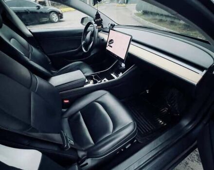 Серый Тесла Модель 3, объемом двигателя 0 л и пробегом 99 тыс. км за 17950 $, фото 9 на Automoto.ua