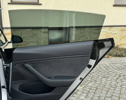 Серый Тесла Модель 3, объемом двигателя 0 л и пробегом 84 тыс. км за 17400 $, фото 38 на Automoto.ua