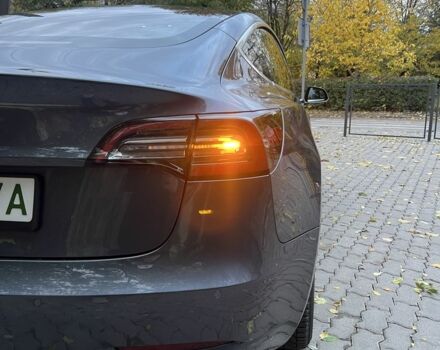Сірий Тесла Модель 3, об'ємом двигуна 0 л та пробігом 95 тис. км за 17000 $, фото 4 на Automoto.ua
