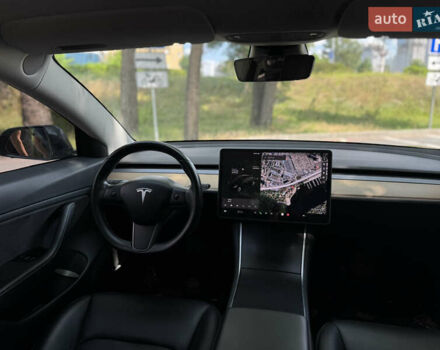 Тесла Модель 3 2018 в Киеве на Automoto.ua Серый Тесла Модель 3, объемом двигателя 0 л и пробегом 82 тыс. км за 18499 $, фото 37 на Automoto.ua