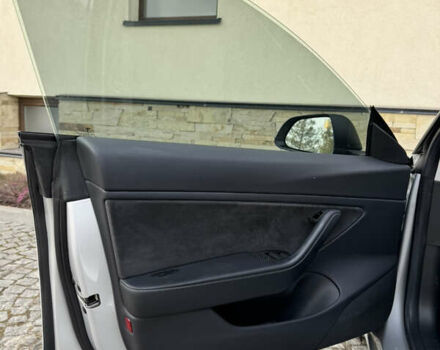 Серый Тесла Модель 3, объемом двигателя 0 л и пробегом 84 тыс. км за 17400 $, фото 26 на Automoto.ua