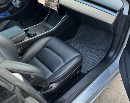 Серый Тесла Модель 3, объемом двигателя 0 л и пробегом 138 тыс. км за 17300 $, фото 13 на Automoto.ua