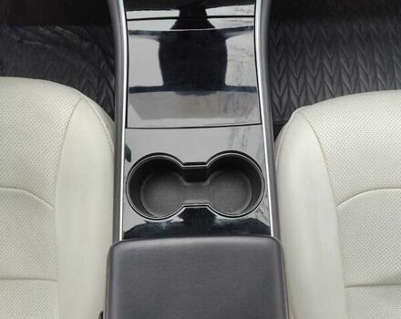 Серый Тесла Модель 3, объемом двигателя 0 л и пробегом 144 тыс. км за 16500 $, фото 50 на Automoto.ua