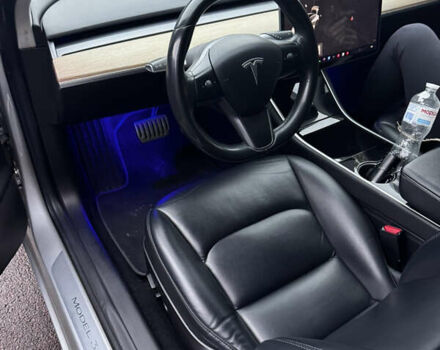 Серый Тесла Модель 3, объемом двигателя 0 л и пробегом 129 тыс. км за 16200 $, фото 20 на Automoto.ua