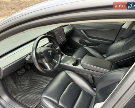 Серый Тесла Модель 3, объемом двигателя 0 л и пробегом 155 тыс. км за 17999 $, фото 13 на Automoto.ua