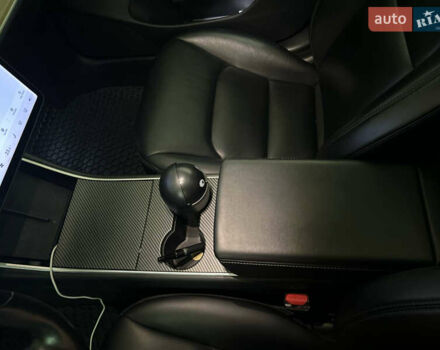 Сірий Тесла Модель 3, об'ємом двигуна 0 л та пробігом 184 тис. км за 16500 $, фото 10 на Automoto.ua