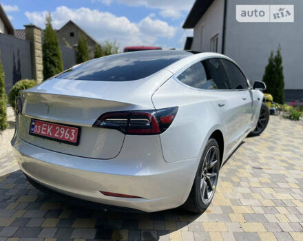 Серый Тесла Модель 3, объемом двигателя 0 л и пробегом 20 тыс. км за 23500 $, фото 9 на Automoto.ua