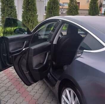 Сірий Тесла Модель 3, об'ємом двигуна 0 л та пробігом 179 тис. км за 15900 $, фото 1 на Automoto.ua