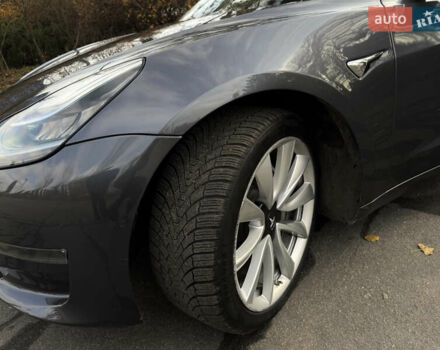 Серый Тесла Модель 3, объемом двигателя 0 л и пробегом 270 тыс. км за 14700 $, фото 9 на Automoto.ua