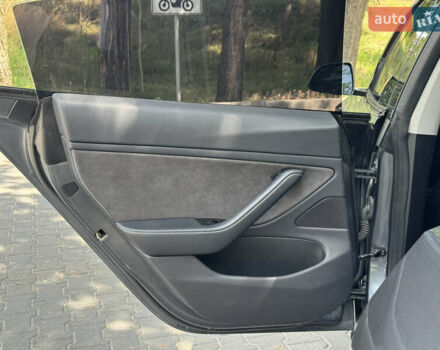 Тесла Модель 3 2018 в Киеве на Automoto.ua Серый Тесла Модель 3, объемом двигателя 0 л и пробегом 82 тыс. км за 18499 $, фото 23 на Automoto.ua