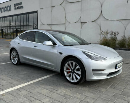 Серый Тесла Модель 3, объемом двигателя 0 л и пробегом 165 тыс. км за 15900 $, фото 4 на Automoto.ua