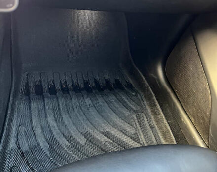 Сірий Тесла Модель 3, об'ємом двигуна 0 л та пробігом 215 тис. км за 15900 $, фото 11 на Automoto.ua