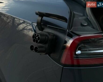 Серый Тесла Модель 3, объемом двигателя 0 л и пробегом 118 тыс. км за 15000 $, фото 4 на Automoto.ua