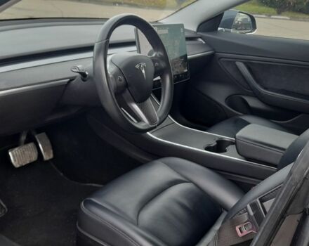 Серый Тесла Модель 3, объемом двигателя 0 л и пробегом 167 тыс. км за 21700 $, фото 2 на Automoto.ua