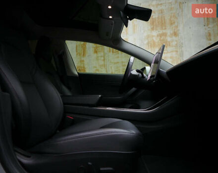 Серый Тесла Модель 3, объемом двигателя 0 л и пробегом 119 тыс. км за 18300 $, фото 21 на Automoto.ua