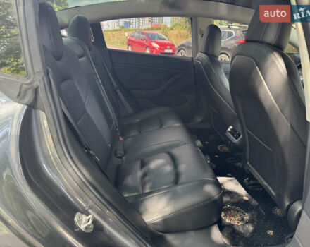 Тесла Модель 3 2018 в Киеве на Automoto.ua Серый Тесла Модель 3, объемом двигателя 0 л и пробегом 82 тыс. км за 18499 $, фото 30 на Automoto.ua