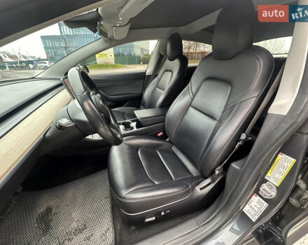 Сірий Тесла Модель 3, об'ємом двигуна 0 л та пробігом 150 тис. км за 13999 $, фото 15 на Automoto.ua
