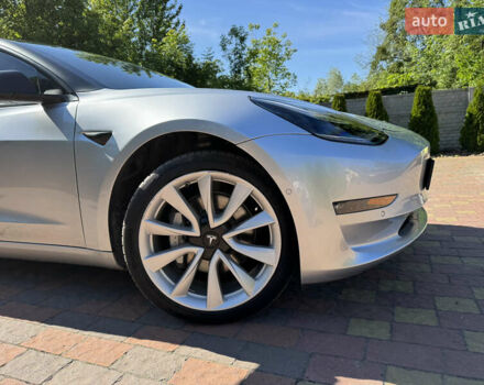 Серый Тесла Модель 3, объемом двигателя 0 л и пробегом 84 тыс. км за 17400 $, фото 23 на Automoto.ua