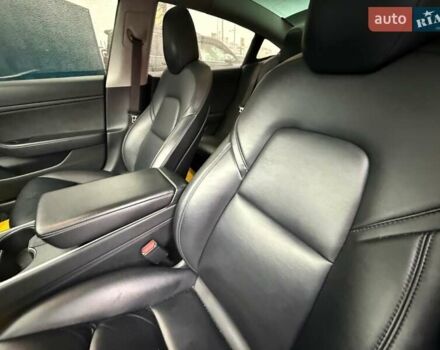 Серый Тесла Модель 3, объемом двигателя 0 л и пробегом 162 тыс. км за 13999 $, фото 60 на Automoto.ua