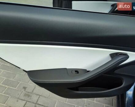 Серый Тесла Модель 3, объемом двигателя 0 л и пробегом 62 тыс. км за 16900 $, фото 19 на Automoto.ua