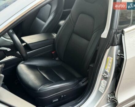 Сірий Тесла Модель 3, об'ємом двигуна 0 л та пробігом 140 тис. км за 17999 $, фото 12 на Automoto.ua