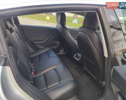 Серый Тесла Модель 3, объемом двигателя 0 л и пробегом 78 тыс. км за 19900 $, фото 36 на Automoto.ua