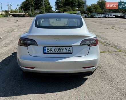 Серый Тесла Модель 3, объемом двигателя 0 л и пробегом 126 тыс. км за 15950 $, фото 7 на Automoto.ua