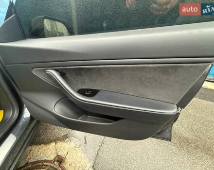 Серый Тесла Модель 3, объемом двигателя 0 л и пробегом 162 тыс. км за 13999 $, фото 74 на Automoto.ua