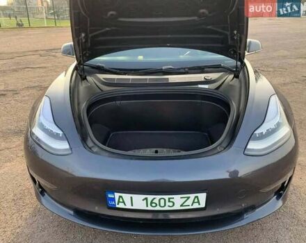 Серый Тесла Модель 3, объемом двигателя 0 л и пробегом 135 тыс. км за 18300 $, фото 7 на Automoto.ua