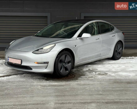 Серый Тесла Модель 3, объемом двигателя 0 л и пробегом 84 тыс. км за 19300 $, фото 5 на Automoto.ua