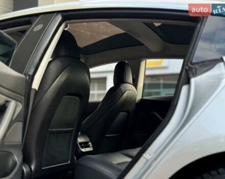 Сірий Тесла Модель 3, об'ємом двигуна 0 л та пробігом 140 тис. км за 17999 $, фото 15 на Automoto.ua