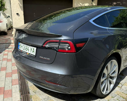 Серый Тесла Модель 3, объемом двигателя 0 л и пробегом 93 тыс. км за 18500 $, фото 5 на Automoto.ua