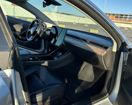 Серый Тесла Модель 3, объемом двигателя 0 л и пробегом 71 тыс. км за 17400 $, фото 19 на Automoto.ua
