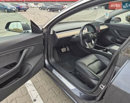 Сірий Тесла Модель 3, об'ємом двигуна 0 л та пробігом 98 тис. км за 19999 $, фото 17 на Automoto.ua