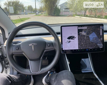 Серый Тесла Модель 3, объемом двигателя 0 л и пробегом 49 тыс. км за 30500 $, фото 10 на Automoto.ua