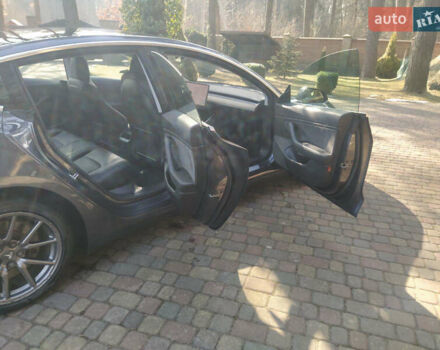 Серый Тесла Модель 3, объемом двигателя 0 л и пробегом 166 тыс. км за 16500 $, фото 3 на Automoto.ua