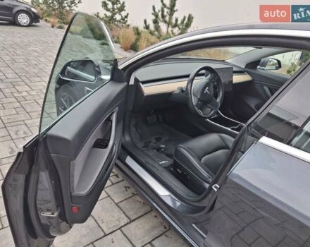 Серый Тесла Модель 3, объемом двигателя 0 л и пробегом 194 тыс. км за 14700 $, фото 1 на Automoto.ua