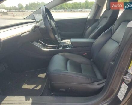 Тесла Модель 3 2018 в Львове на Automoto.ua Серый Тесла Модель 3, объемом двигателя 0 л и пробегом 105 тыс. км за 3000 $, фото 6 на Automoto.ua