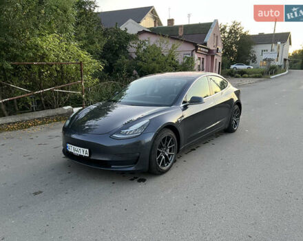 Серый Тесла Модель 3, объемом двигателя 0 л и пробегом 107 тыс. км за 16500 $, фото 1 на Automoto.ua