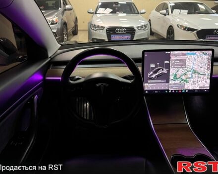 Сірий Тесла Модель 3, об'ємом двигуна 0.21 л та пробігом 76 тис. км за 19900 $, фото 11 на Automoto.ua