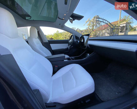 Серый Тесла Модель 3, объемом двигателя 0 л и пробегом 70 тыс. км за 20500 $, фото 8 на Automoto.ua