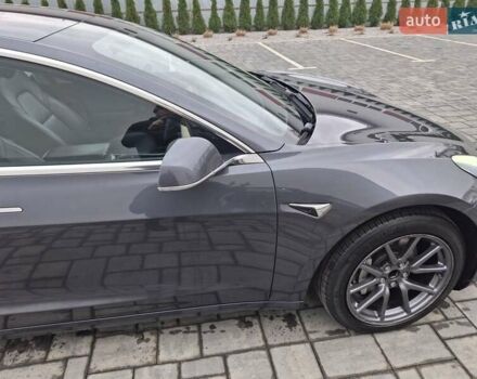 Серый Тесла Модель 3, объемом двигателя 0 л и пробегом 194 тыс. км за 14700 $, фото 12 на Automoto.ua