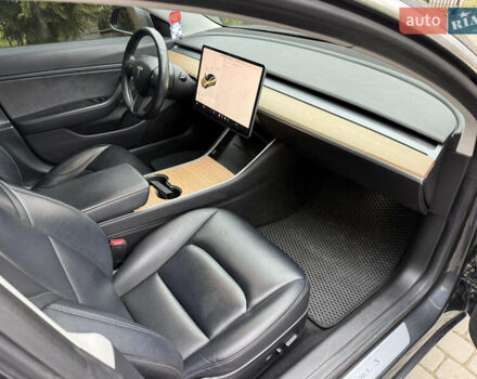 Сірий Тесла Модель 3, об'ємом двигуна 0 л та пробігом 91 тис. км за 16650 $, фото 12 на Automoto.ua